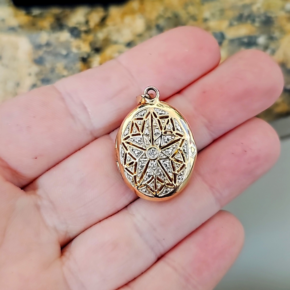 Rhodium vermeil sterling silver and cz locket